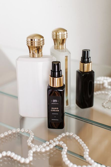 Huvudbild OHENA Handkräm 50 ML (Orientalisk - Träig)